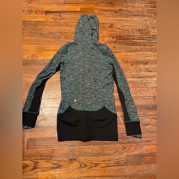 Lululemon jacket - Picture 3 of 5